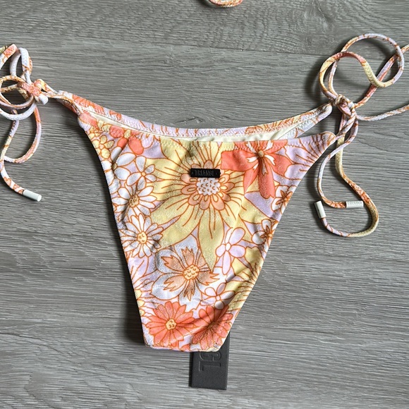 Beautiful velvet floral triangl bathing suit set. - Picture 13 of 14